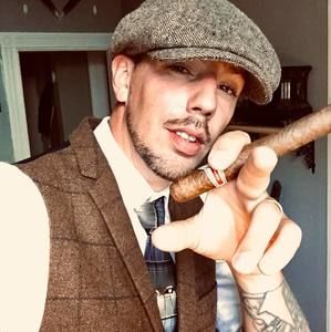 Meet your Posher, Thomas